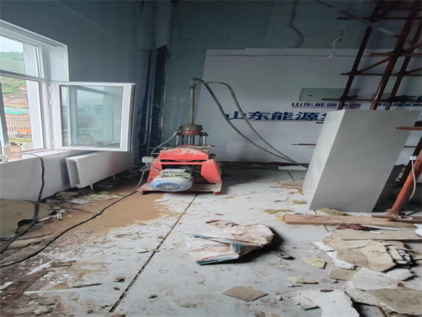 西盟地基基础下沉墙体裂缝加固注浆顶升施工